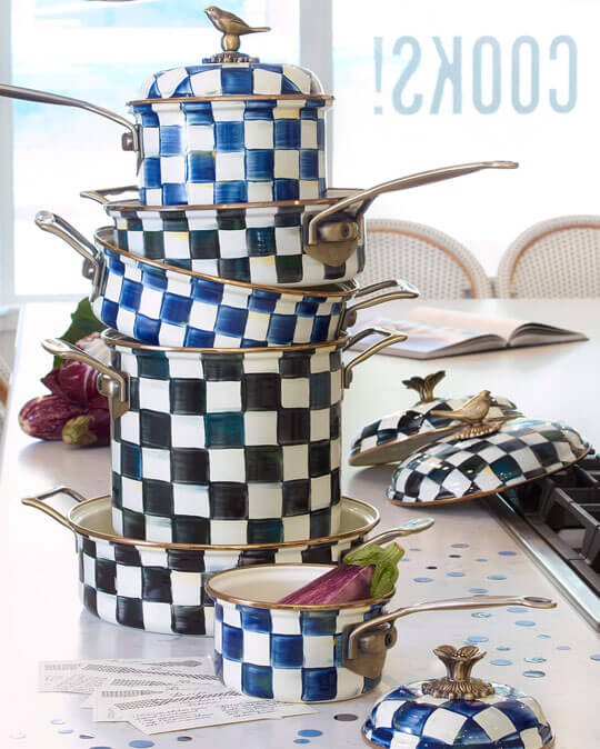 Cooking is theater in The Entertaining Kitchen™. You’re on stage at your kitchen island, with our colorful cookware and bakeware taking a starring role. These versatile pieces easily go from the stove or oven to the table, allowing you to cook with practicality and more than a dash of panache.