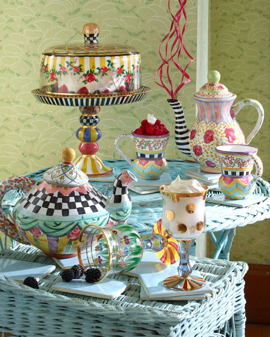 Set a place for style with our wide selection of ceramic, porcelain, and enamel dinnerware and servingware. Our unique patterns are sure to add an easy elegance to your table for every occasion.