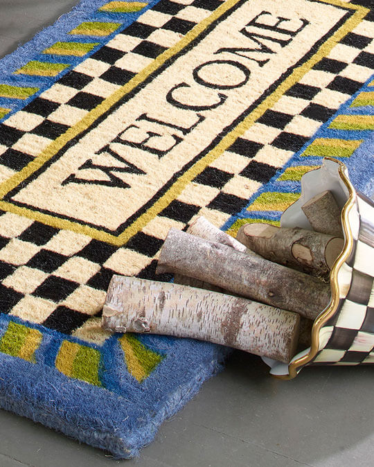 There’s no second chance at a first impression, so make yours count! Greet your guests with a beautifully detailed, natural entrance mat.