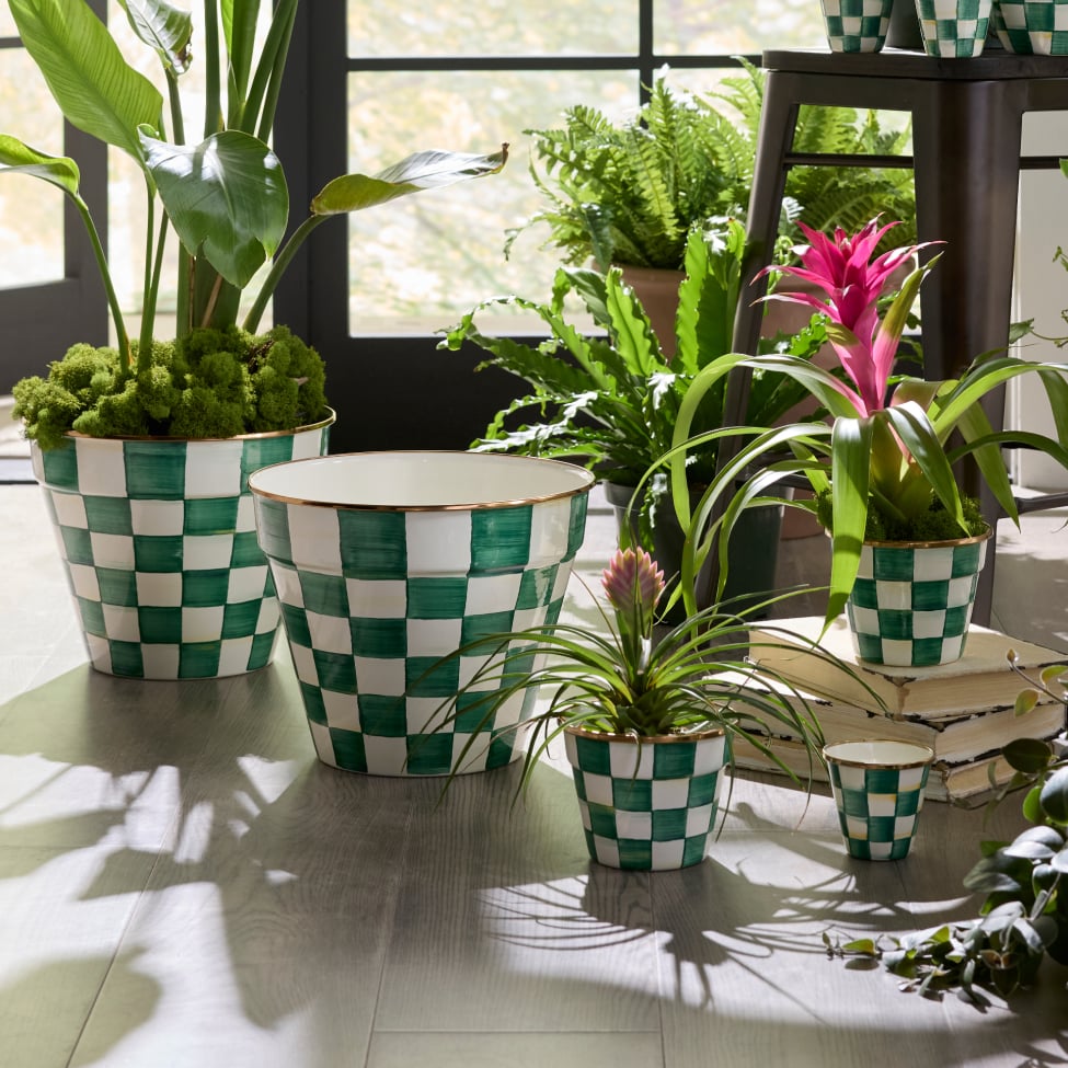 Grow Your Garden Style - image features emerald check pots & planters